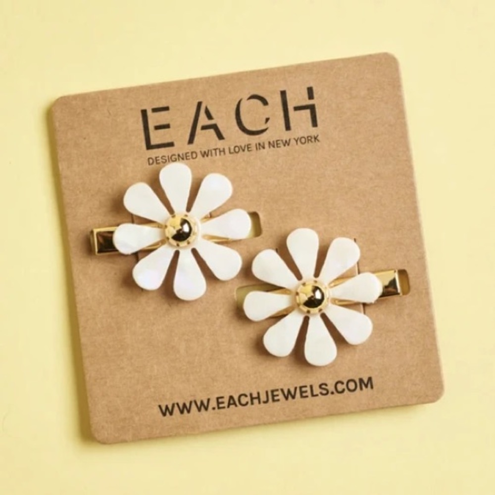 EACH Jewels Flower Hair Clips